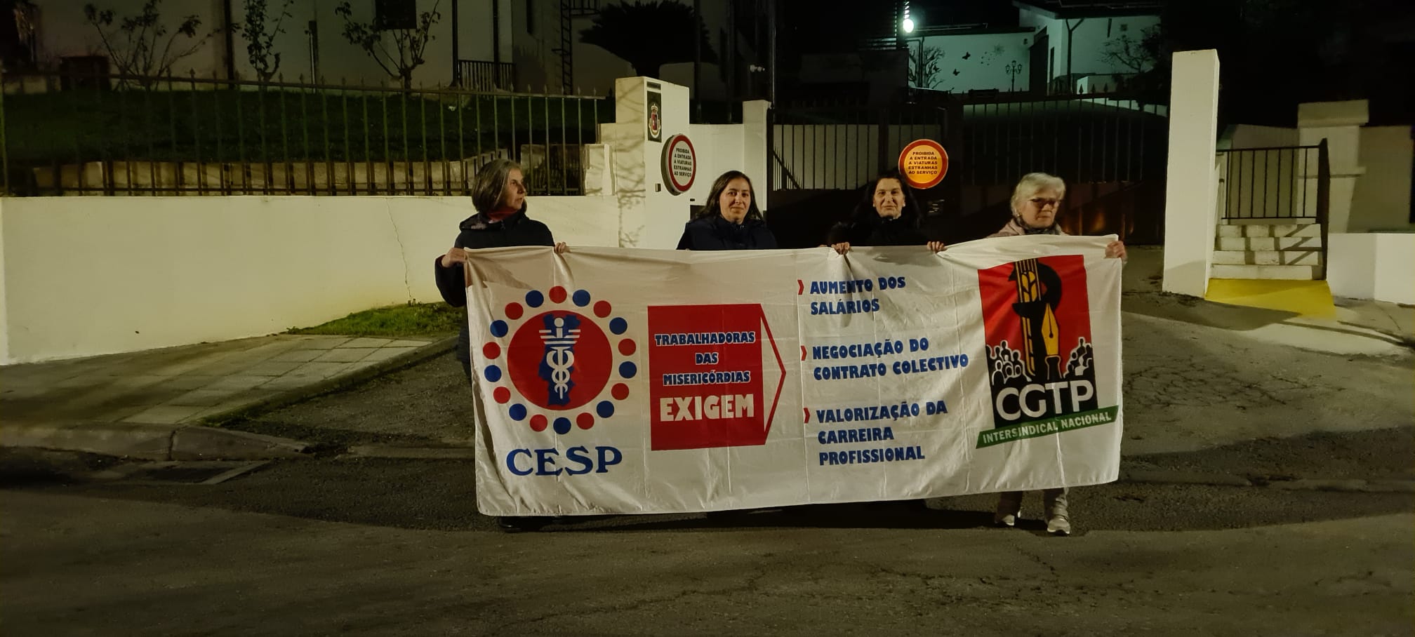 Piquete de Greve na Santa Casa da Misericórdia do Mogadouro, no início dos turnos da noite: nesta Instituição, só funcionaram os serviços mínimos!