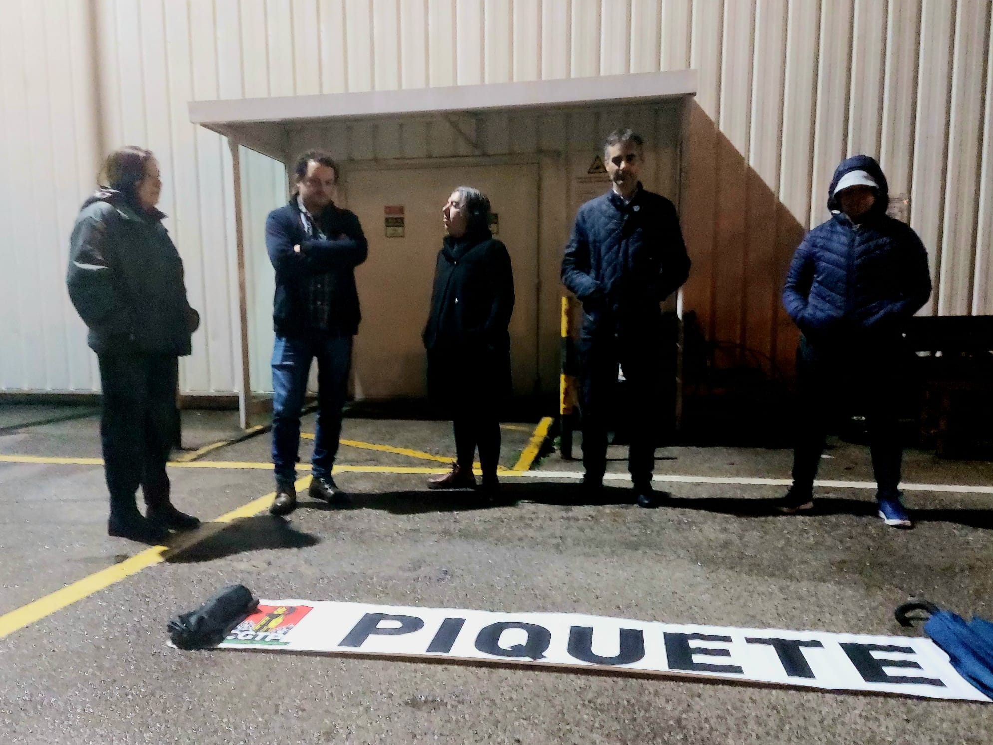 Auchan de Eiras, Coimbra, encerrado por motivo de Greve