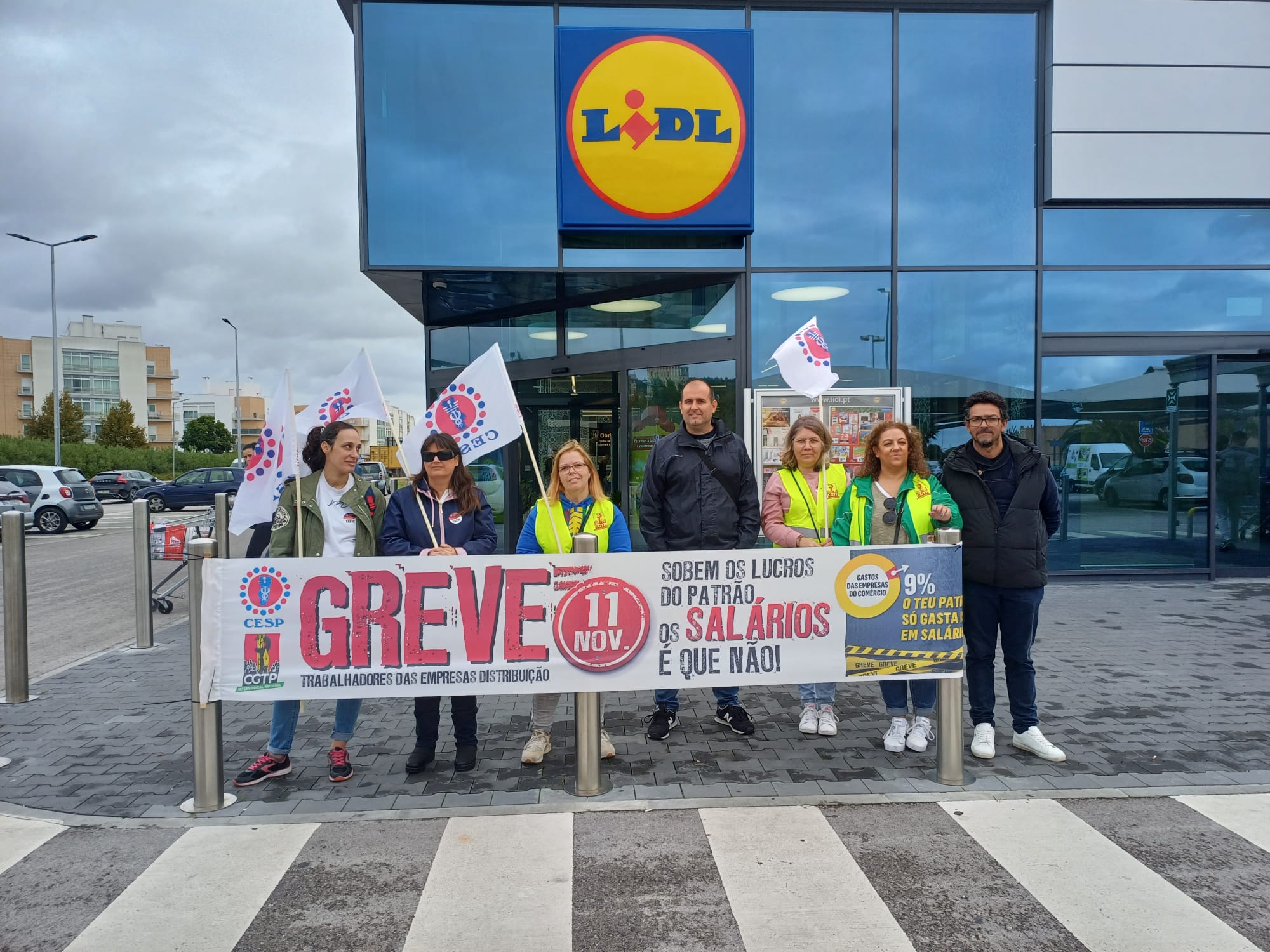 Piquete de Greve em frente ao Lidl Vialonga, em Lisboa