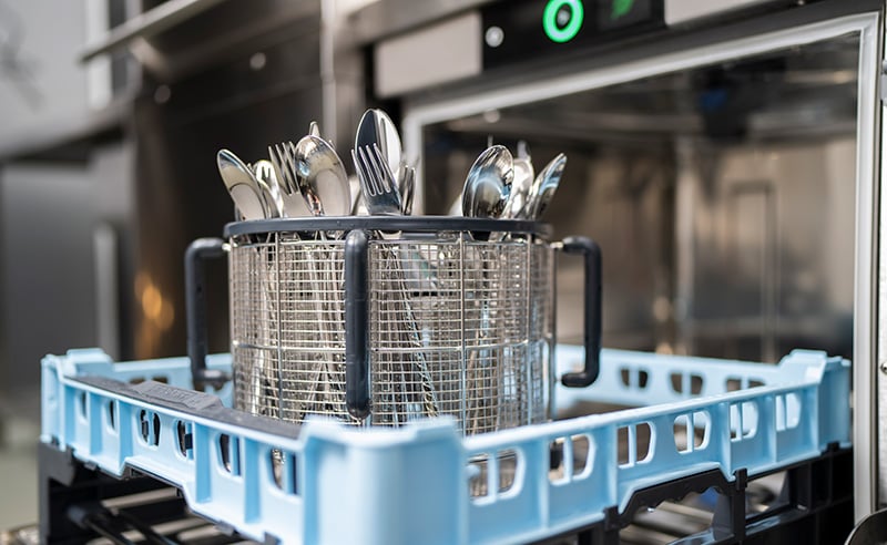 glänzende aussichten – besteckspülen ohne handarbeit. dank hobart und gemmet handels ag