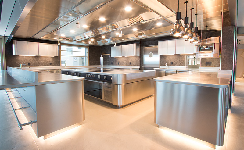 restaurant gilles varone: vom weissen blatt papier zur perfekten marrone showküche