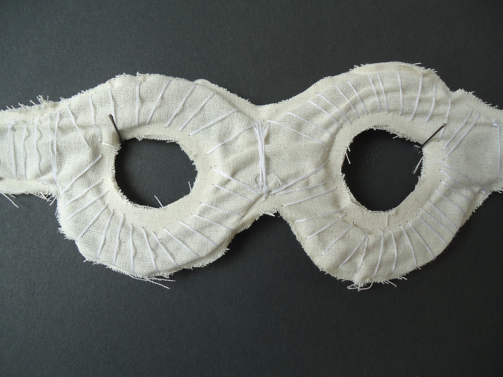 "Masken des Grauen" Ausstellung im Mies van der Rohe Haus, Berlin 