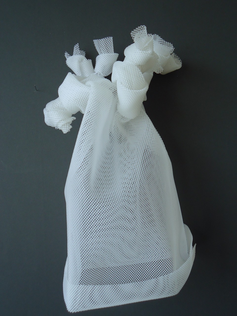 "Masken des Grauen" Ausstellung im Mies van der Rohe Haus, Berlin 