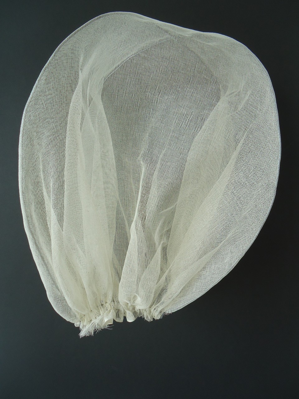 "Masken des Grauen" Ausstellung im Mies van der Rohe Haus, Berlin 