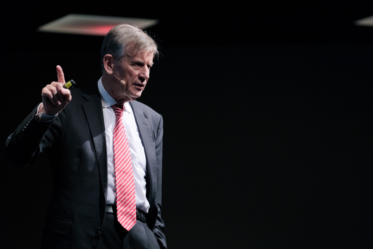 后疫情时代“隐形冠军”发展何去何从 | 专访“隐形冠军之父”赫尔曼·西蒙教授（中）