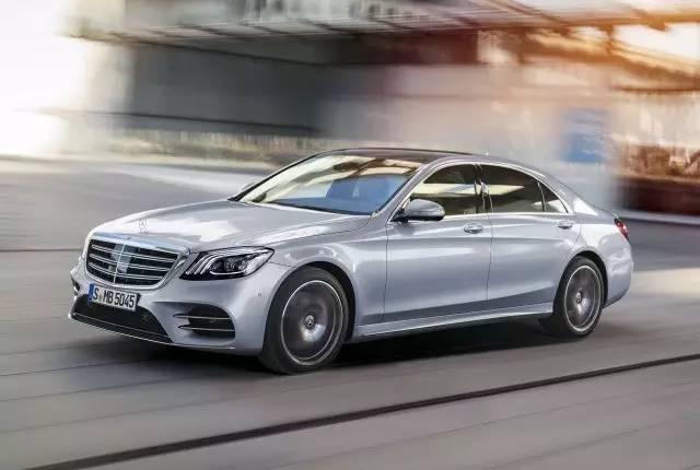 S级 W222 中期改款 (© Daimler AG)