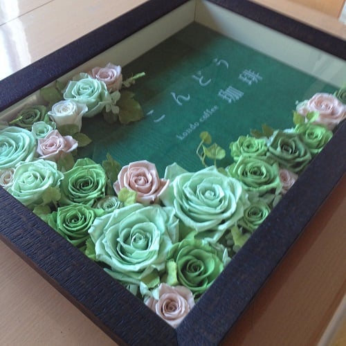 「開店祝」　落ち着いた雰囲気の店内に合うものをとご依頼　 自然にとけ込むようにお客様にもくつろいでいただきたいというオーナーの気持ちを表現   