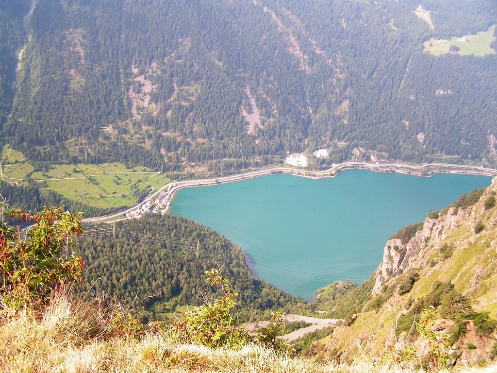 Von dort unten - am Lago di Poschiavo - kommen wir