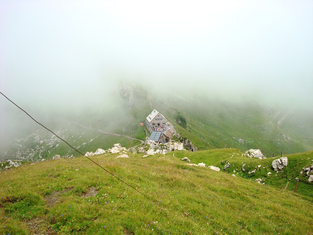 Pfälzerhütte aus Sicht des Zmittagplätzlis