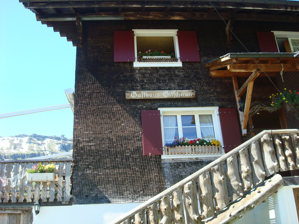 Hier gibts Start Kaffi und feinen Zopf