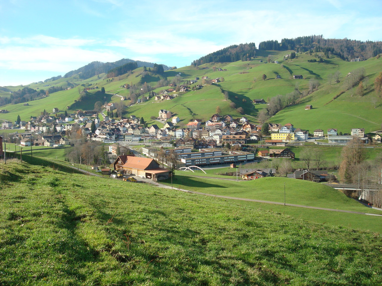 Urnäsch mit dem Reka-Feriendorf im Vordergrund