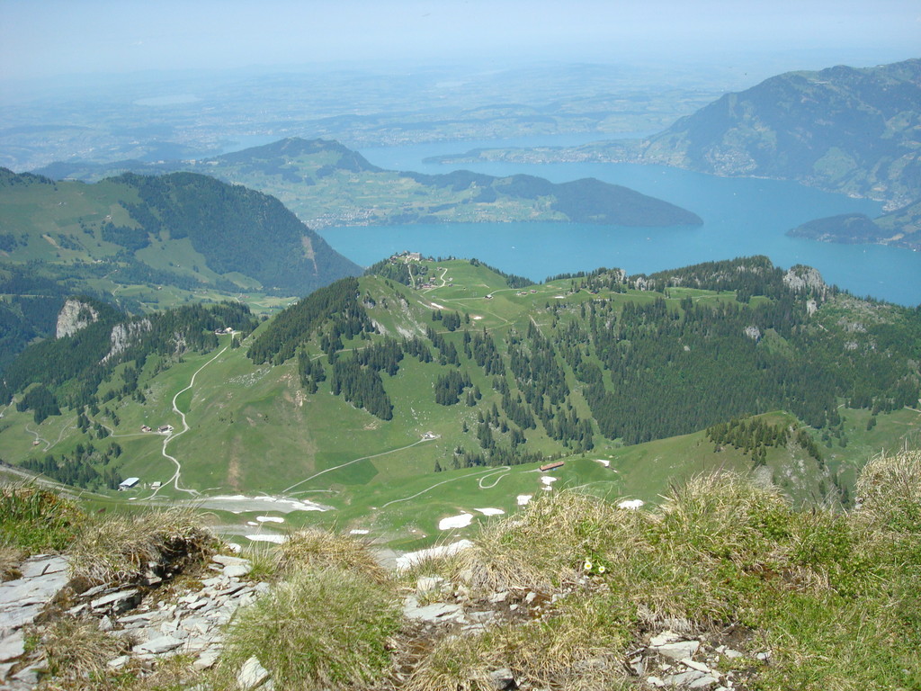 dort unten ist die Klewenalp - wird uns noch einige Schweisstropfen kosten