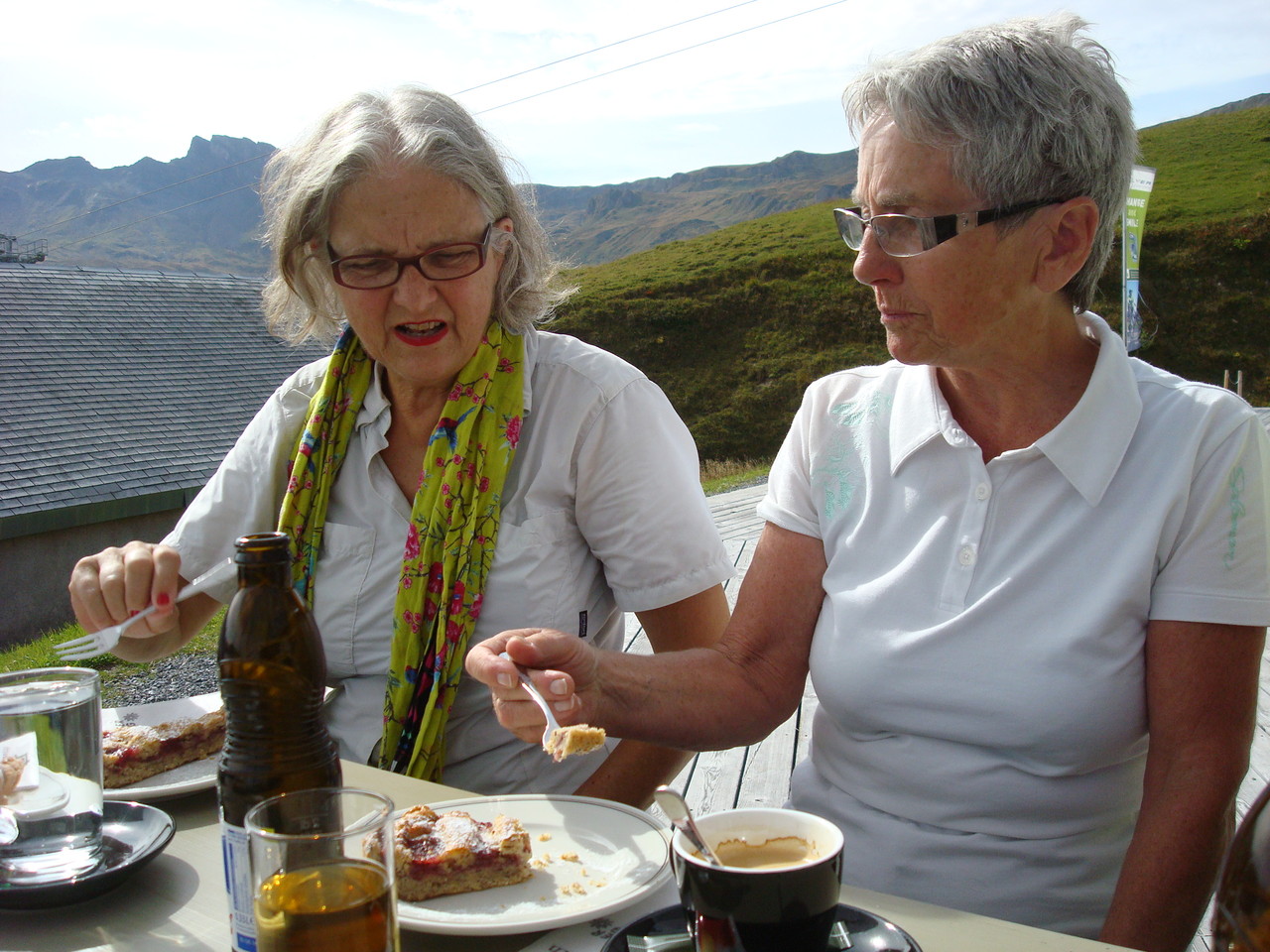 scho wieder Kafi und Chueche!