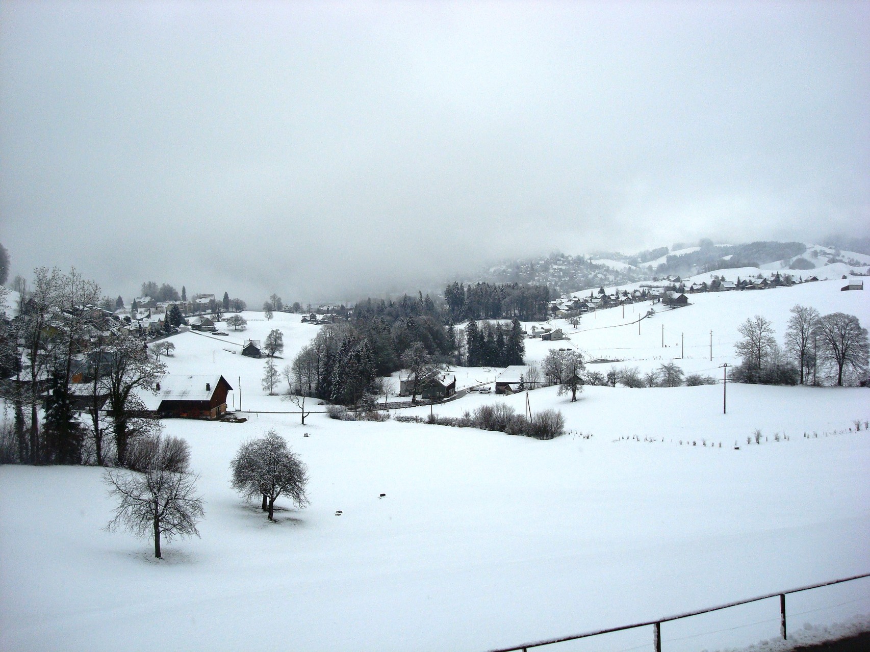 Aussicht vom Stuehl über Stierweid Richtung Herisau - leider vernebelt
