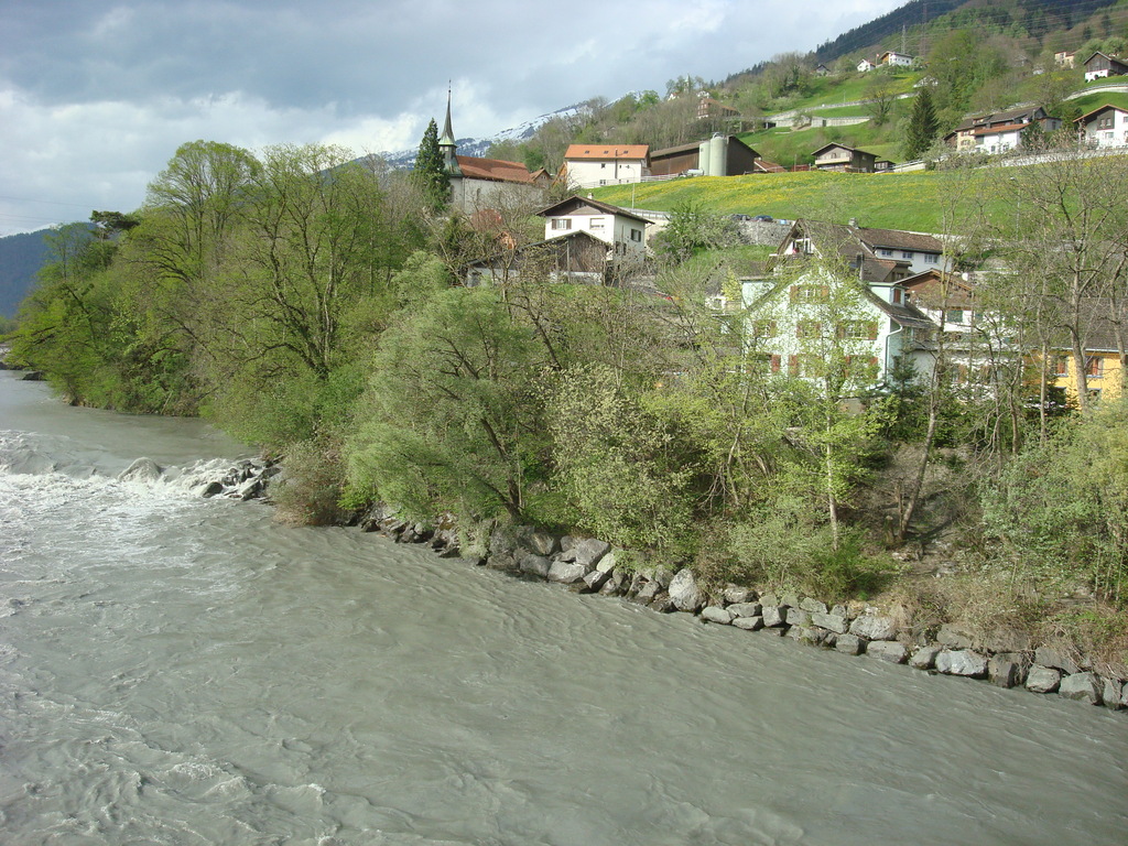 von Landquart Blick hinauf nach Mastrils, ganz oben am Dorf ist die Postautohaltestelle