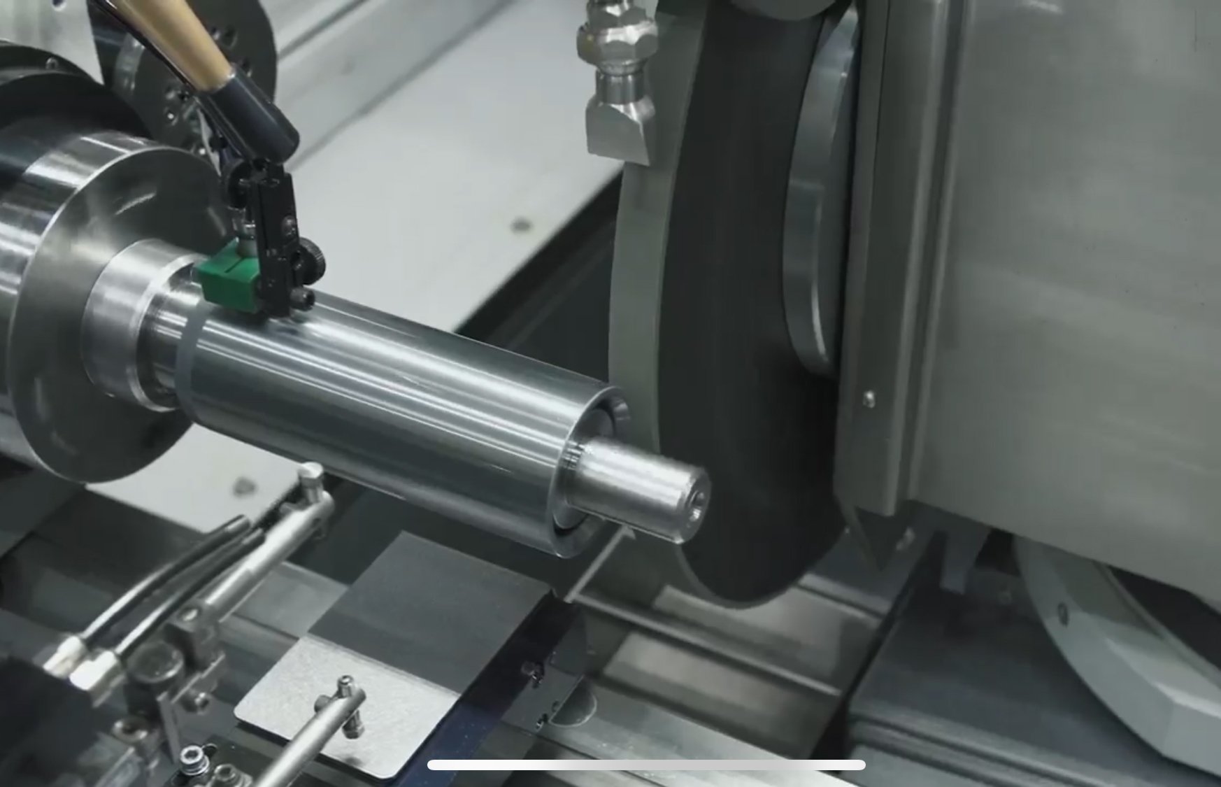 Nozzle for external cylindrical grinding