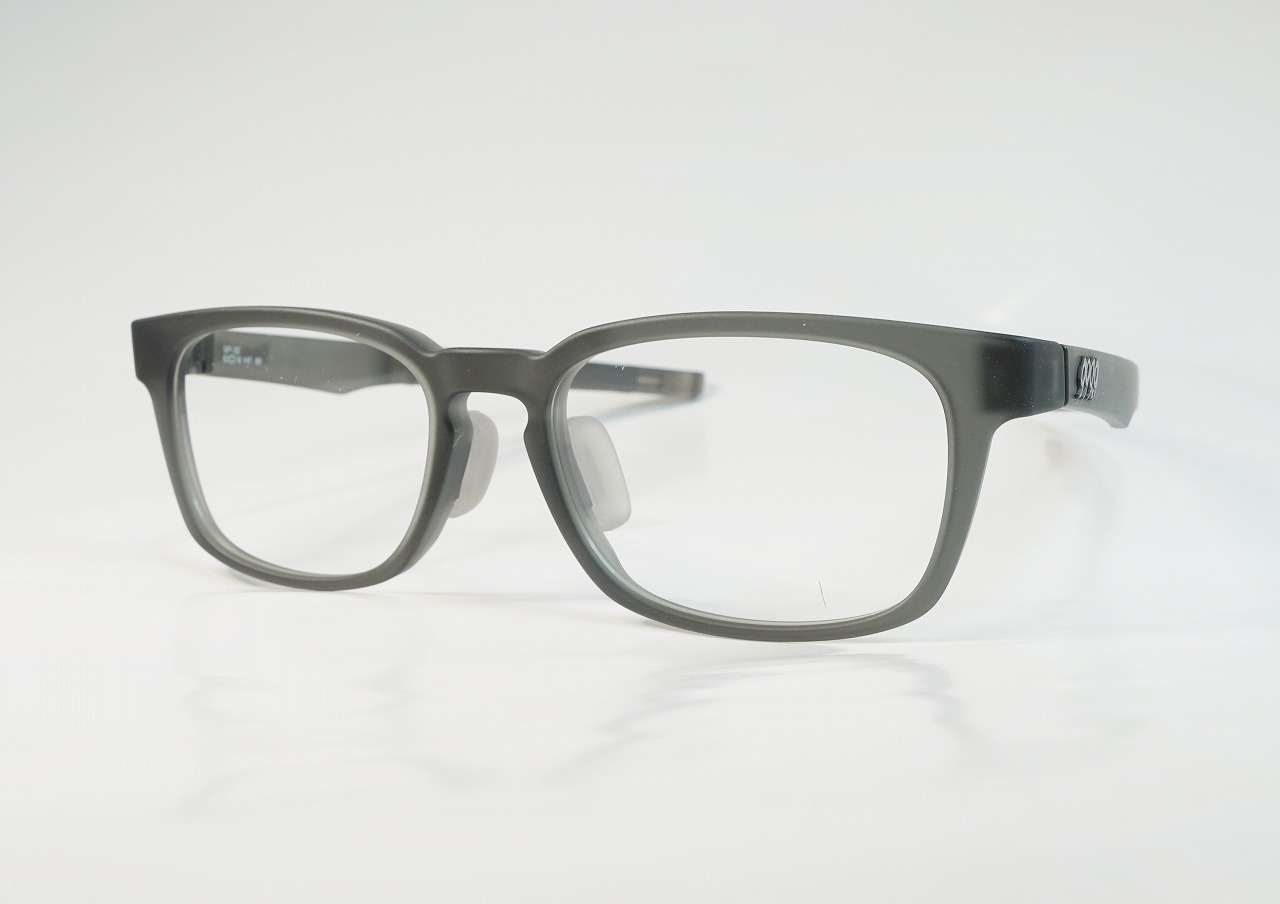 999.9 SP-32 COL.88 53□18-147 価格/20,000円+税（22,000円）