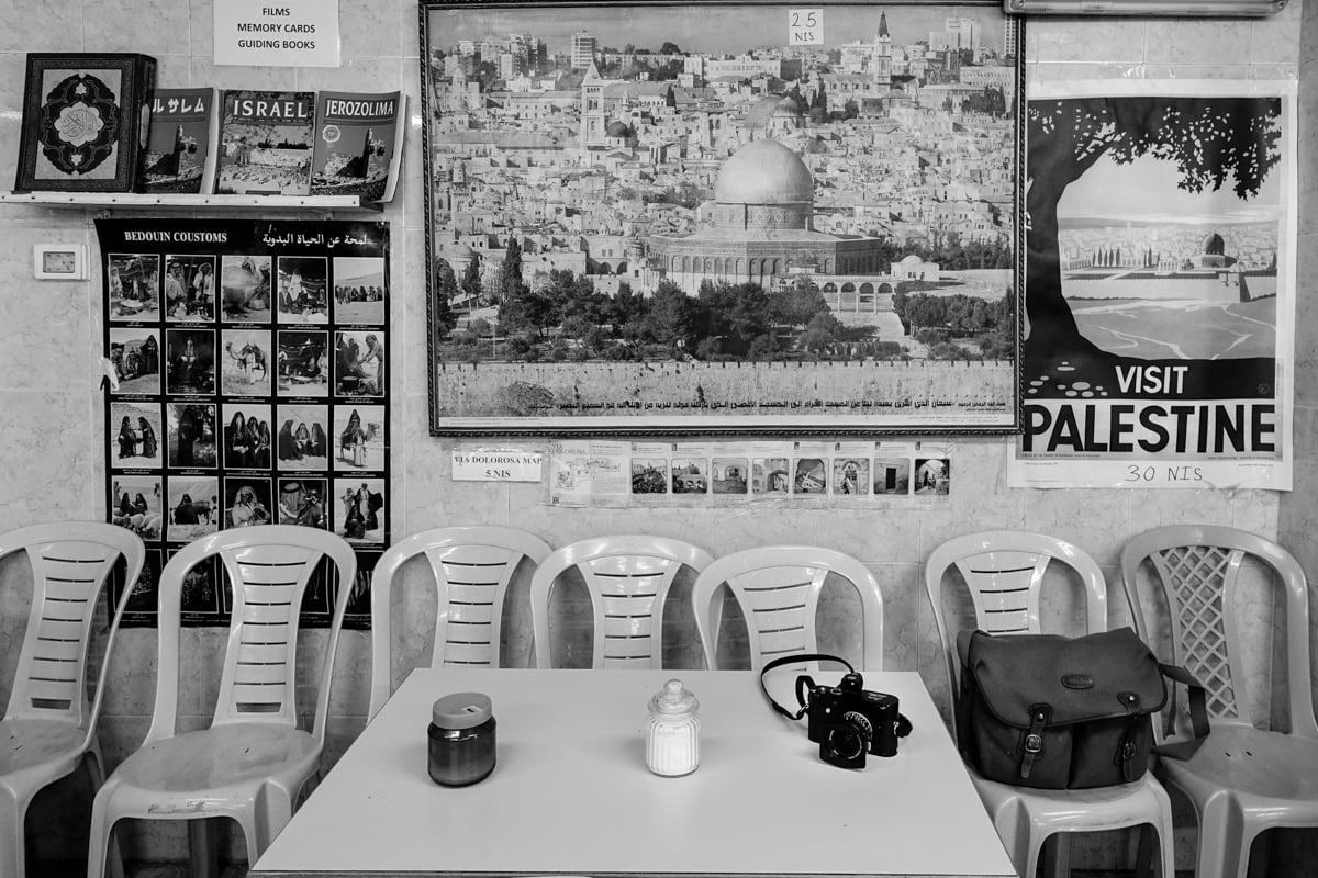 Habu El-Halaweh coffee shop at Lion's gate © François Struzik - simply human 2019 - Jerusalem