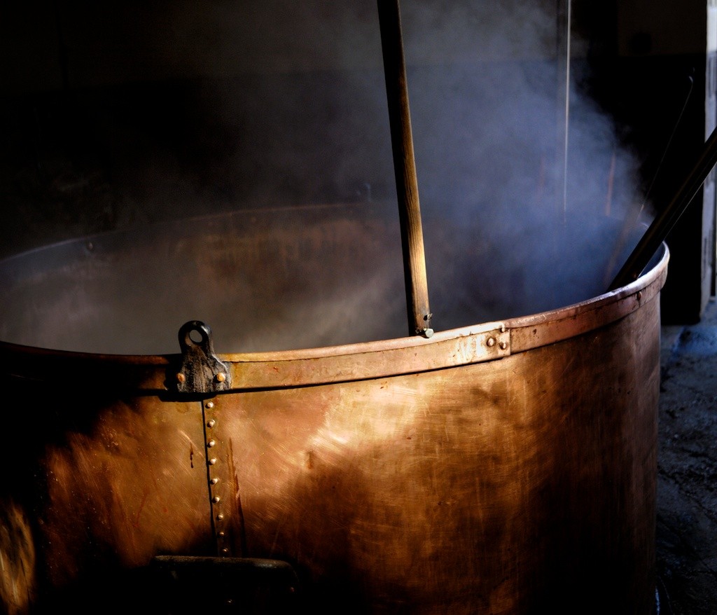 Siroperie Charlier (belgian home made apple and pear syrup) - © François Struzik - simply human 2008 - Henri-Chapelle - Belgium