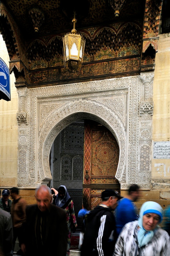 The architecture of Fès UNESCO heritage Medina -   Sufi Sheik Ahmed Tijani shrine © François Struzik - simply human 2015