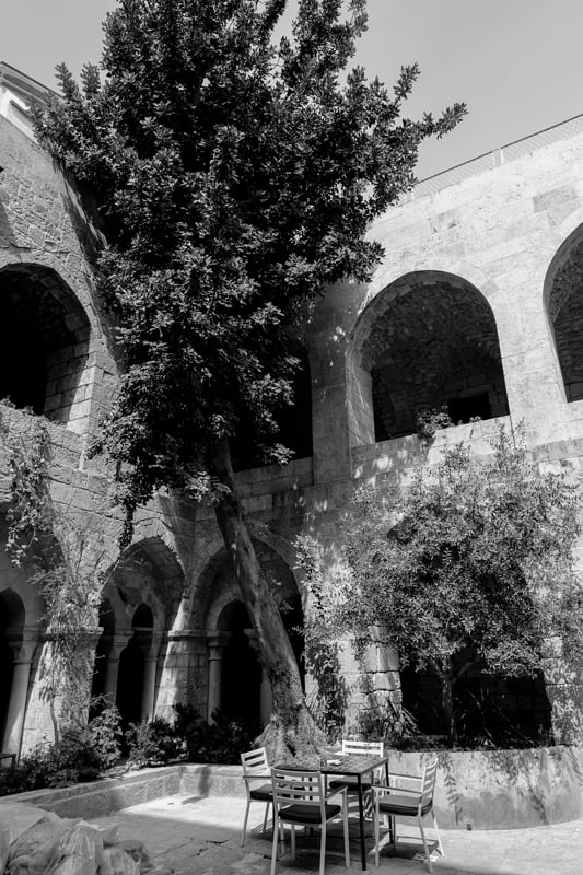 The coffee shop of the Redeemer Church, a German lutherian church © François Struzik - simply human 2019 - Jerusalem
