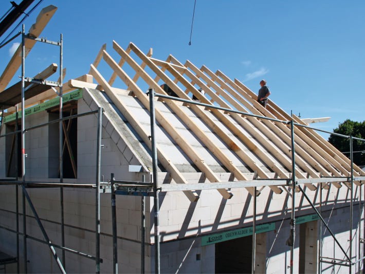 Satteldach Anfang Dachstuhl