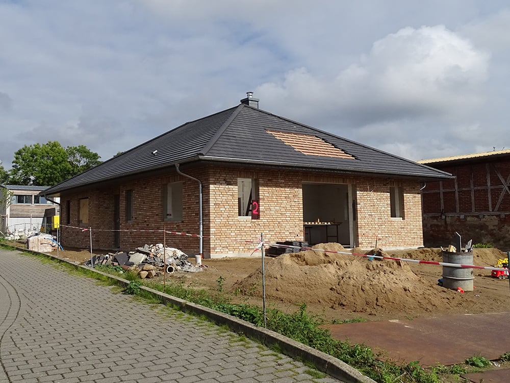 Bungalow mit Massivdach und Doppelgarage in Wittenförden