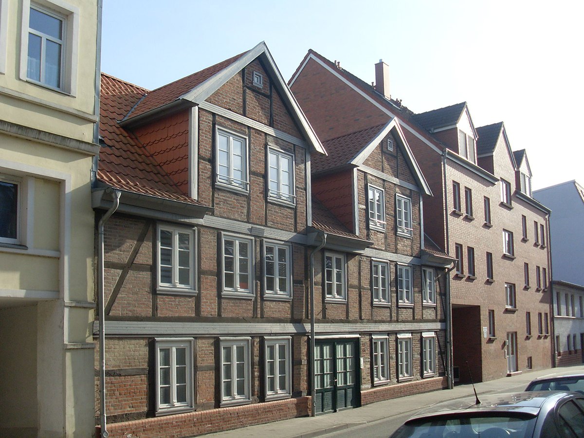 Kauf & Sanierung Fachwerkhaus in Schwerin / Umbau einer Tischlerei (2005)