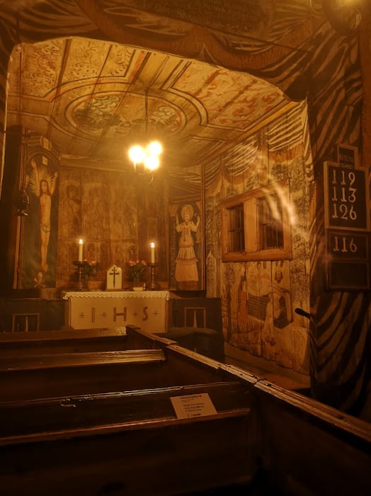 Sett in mot koret från bänkarna, där vi satt.