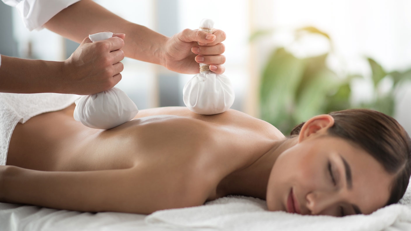 Massage aux Pochons d'Herbes