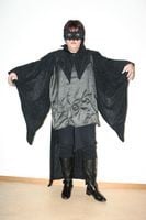 FLEDERMAUS-Kleid, Fr. 30.- Umhang mit Ärmel, silbernes Oberteil, Halskragen + Maske