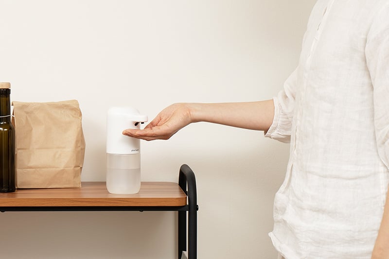 手をかざすだけ、簡単操作