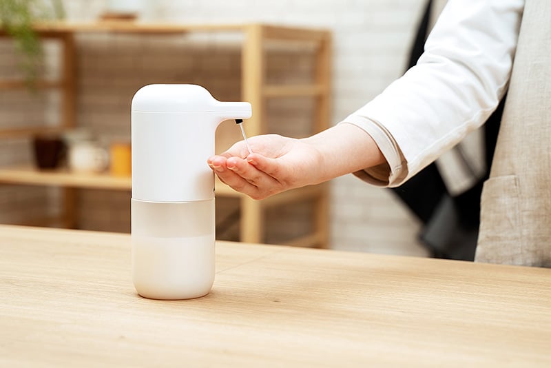 手をかざすだけ、簡単手洗い