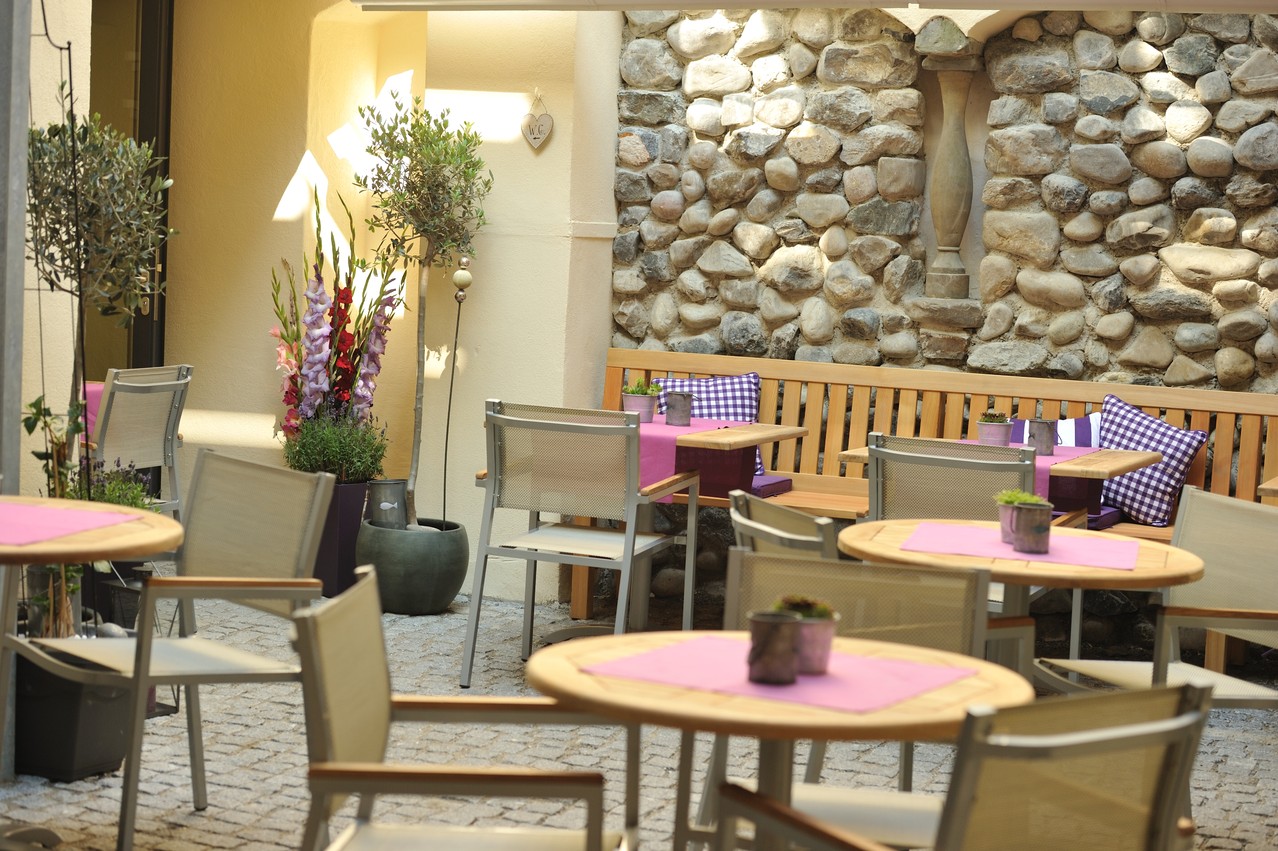 .....Frühstück unter freiem Himmel 