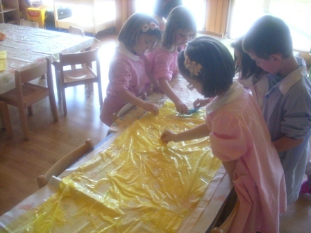 Tingiamo lunghi teli di "luce" per creare un passaggio...