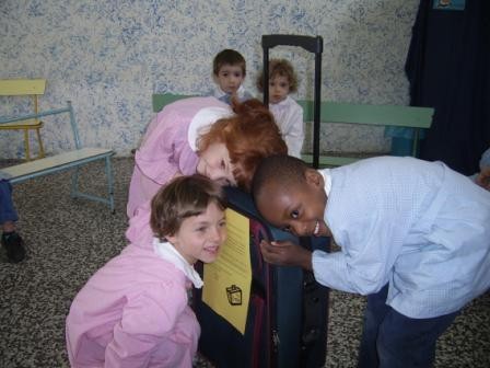 In classe abbiamo trovato una valigia....