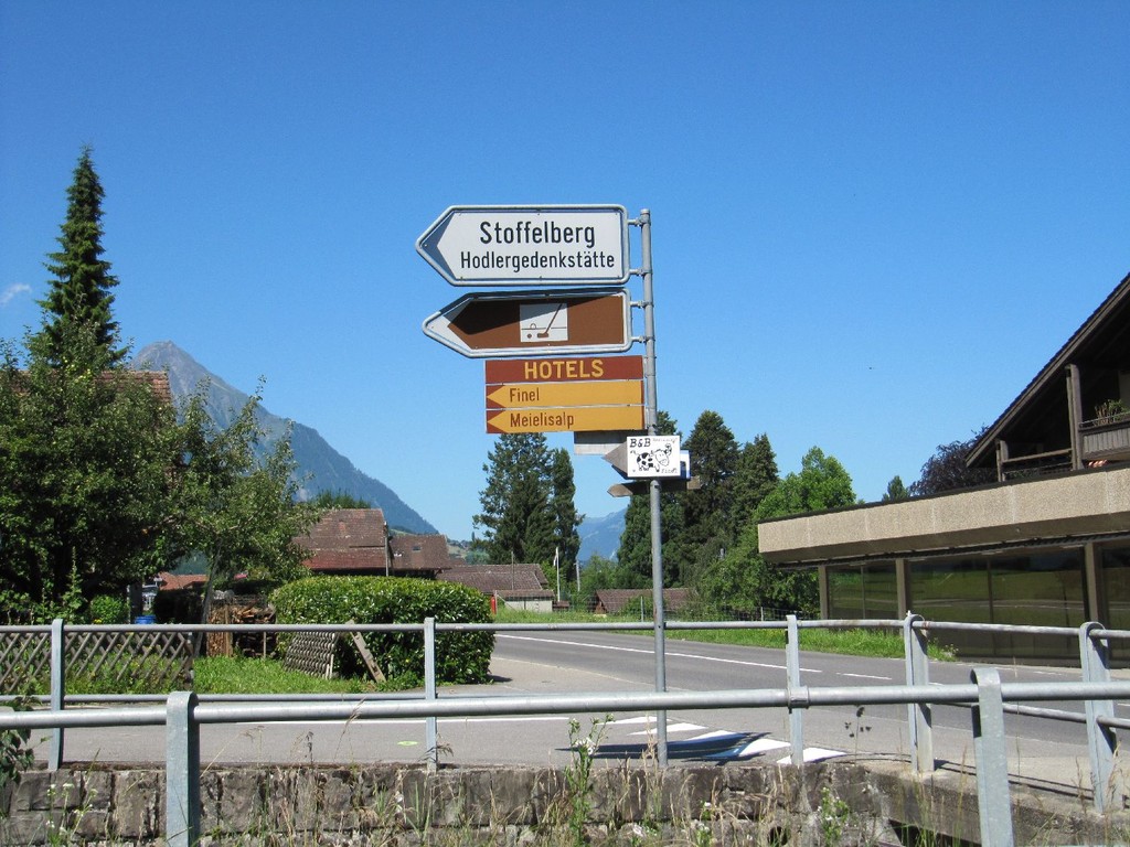Wegweiser nach Meielisalp in Leissigen