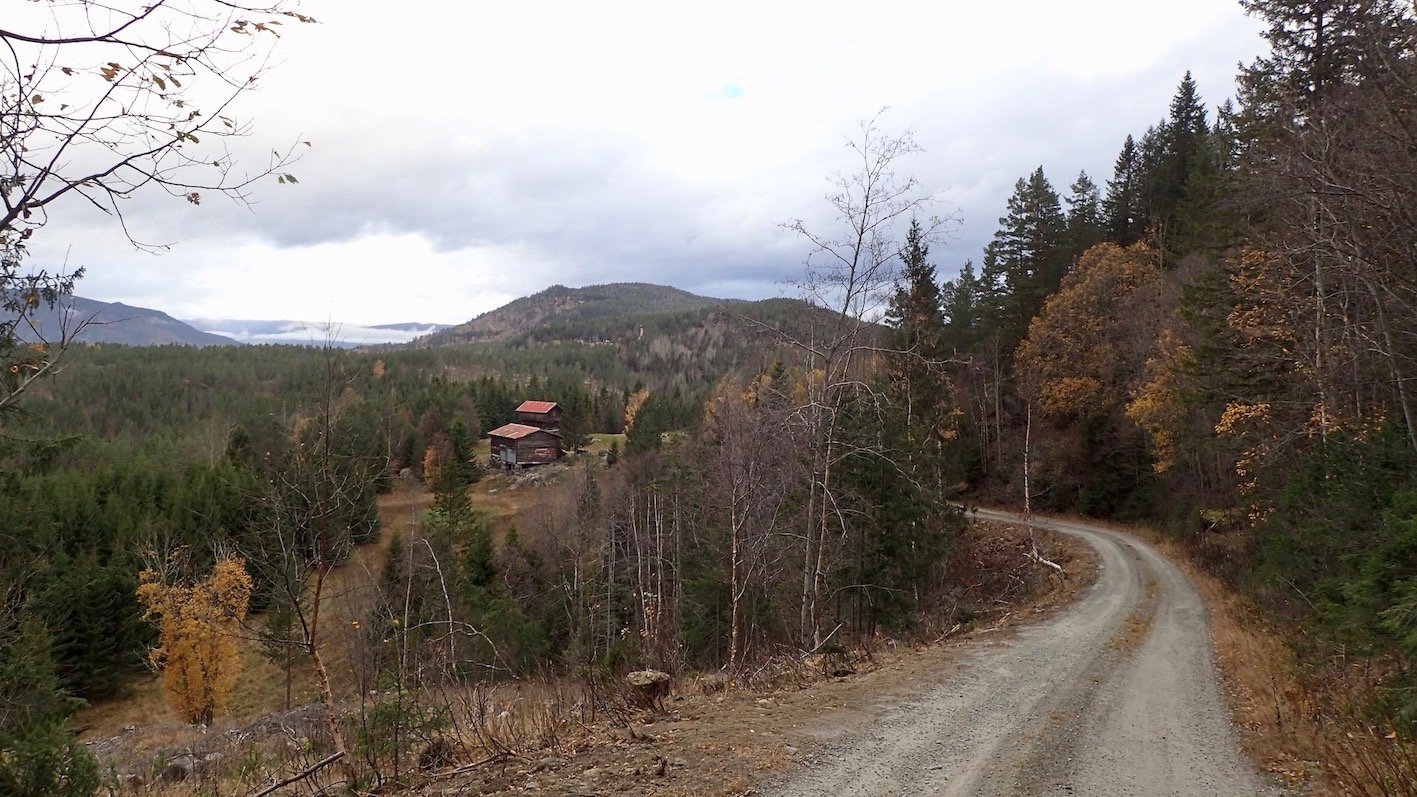 Aussicht über das Tal bevor man zur alten Heia skule kommt