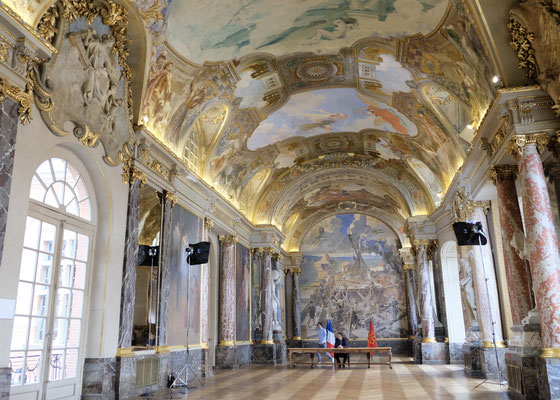 トゥールーズ　ホームステイ　観光　”現地発”フランスの美しい村ツアー