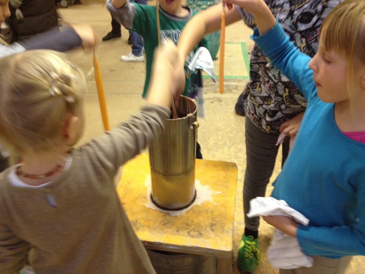 Neu gibt's neben rot, blau, gelb, weiss etc. auch orange und schwarz... der Fantasie sind kaum mehr Grenzen gesetzt.