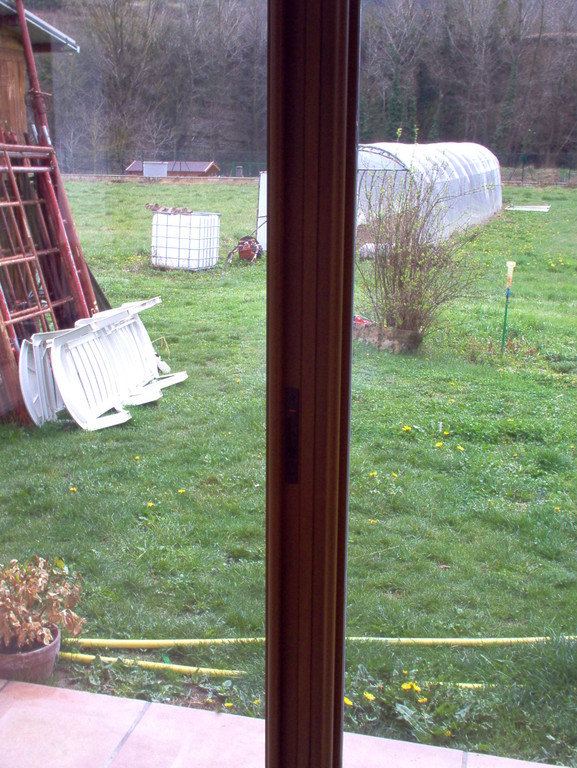 Doble tirador en puerta corredera