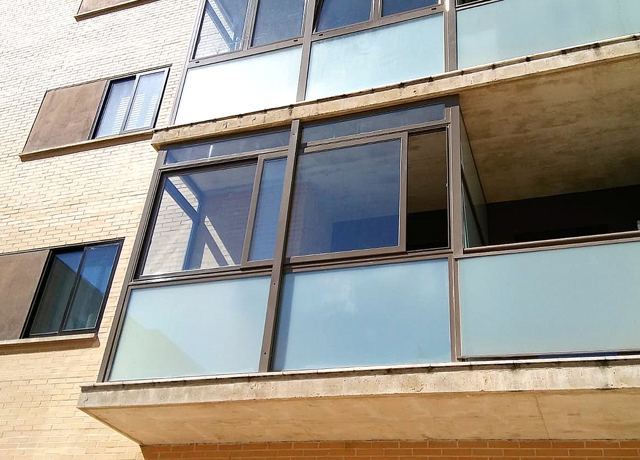 Cerramientos terraza aluminio Sarriguren