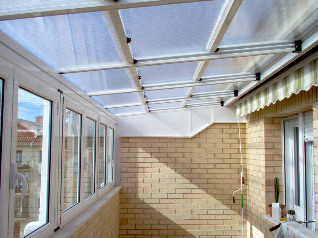 Techo móvil manual en policarbonato transparente