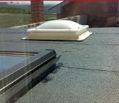 Claraboya en techo de panel sandwich