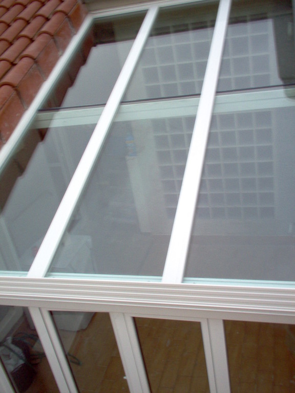 Techo fijo de cristal en Barañáin, Navarra