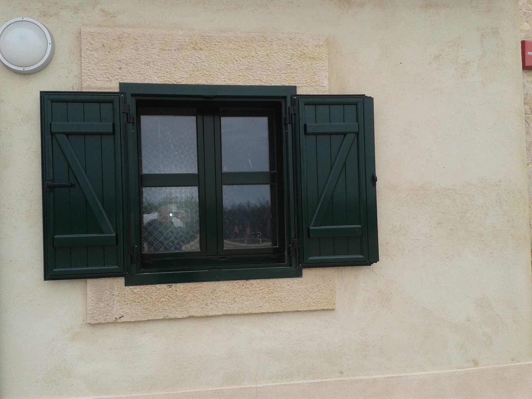 Contraventanas rústicas aluminio Burgos