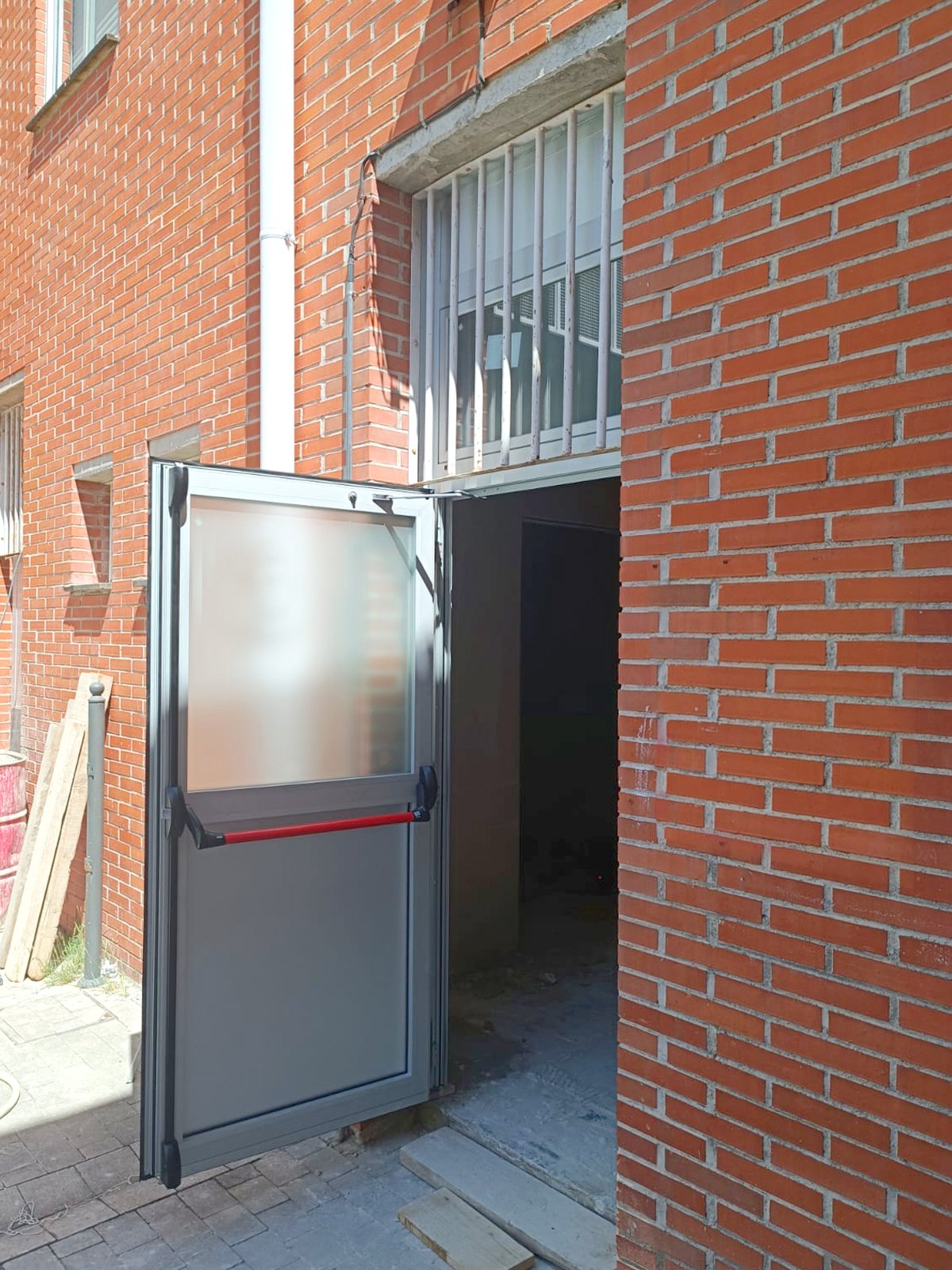 Puertas antipánico en Pamplona