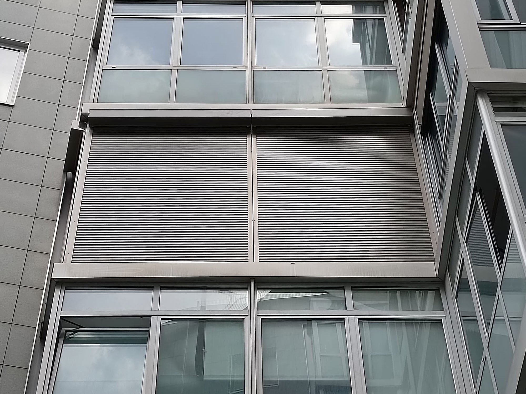 Persianas exteriores para acristalamientos en Pamplona