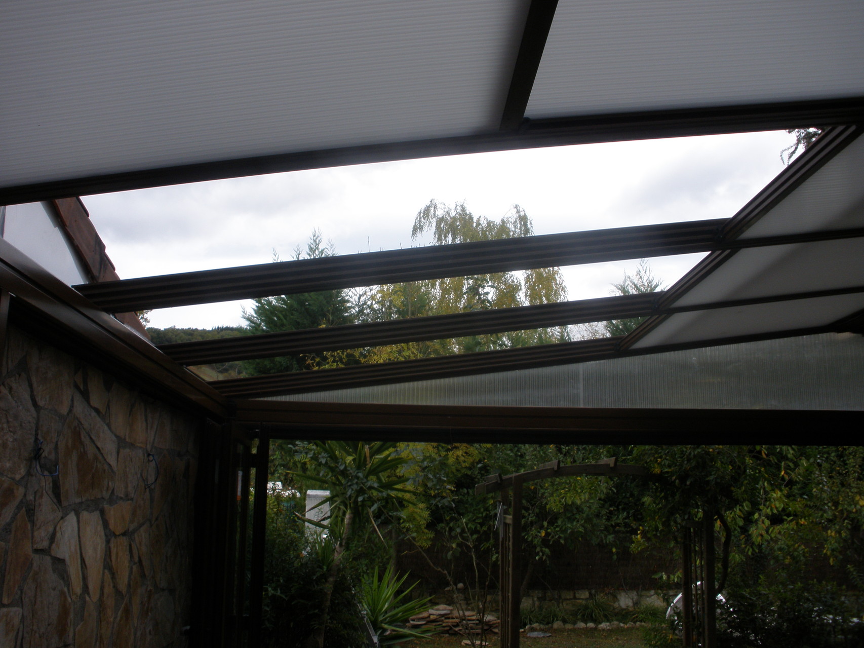 Techos con apertura de policarbonato