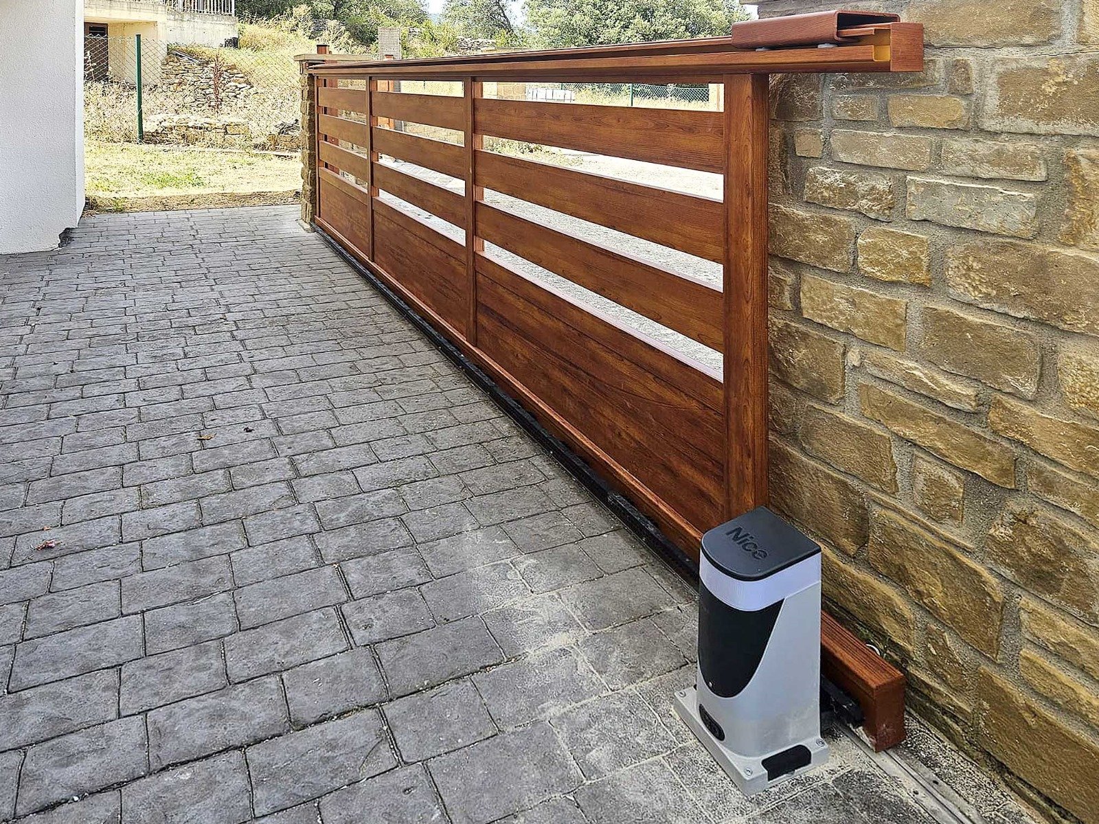 Portones de aluminio en Navarra